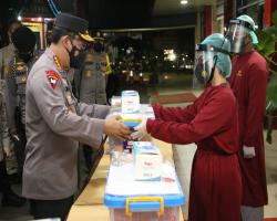 KAPOLRI BERI BANTUAN KAPADA TENAGA