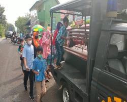 POLSEK PENGADEGAN ANTAR JEMPUT SIS