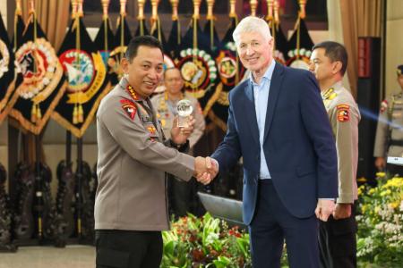 Kapolri Komitmen Perbaiki Manajemen Kompetisi Sepak Bola  Mendatangkan