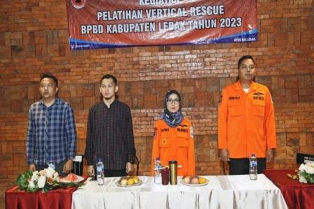 PELATIHAN VERTICAL RESCUE TINGKATK