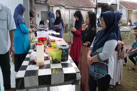 TUMPAH RUAH PENGUNJUNG DI LOKASI B