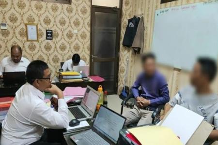 DUA OKNUM APARATUR SIPIL NEGARA KA