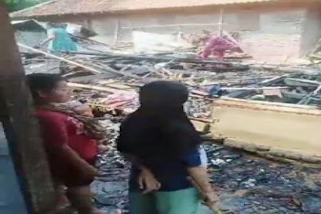 Kebakaran Di Kampung Ciletuh Desa Pang