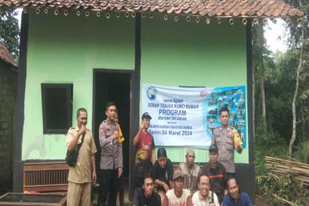 Serah Trima Bantuan RTLH Di Situwangi 