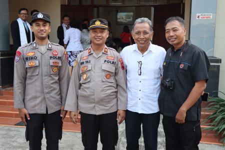 SEBANYAK 215 POLISI AMANKAN IBADAH KEN
