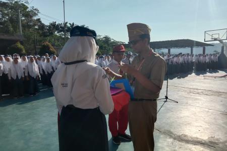 KEGIATAN MPLS SMP NEGERI 1 KARANGJ