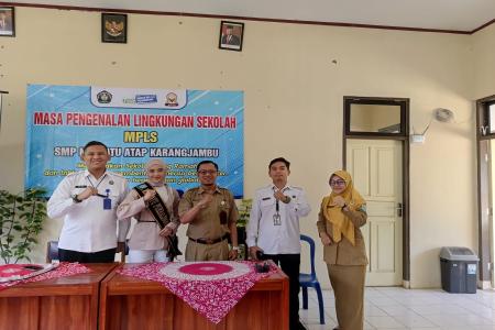 FITA ISNAENI, BERI MOTIVASI BELAJA