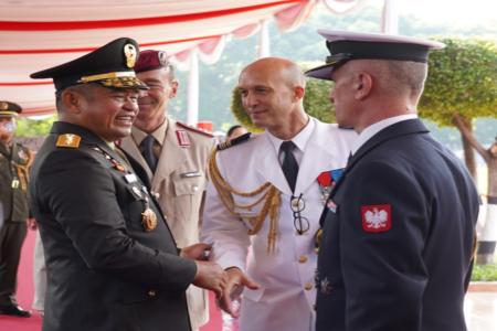 KESAD DAMPINGI PRESIDEN PERINGATI  KES