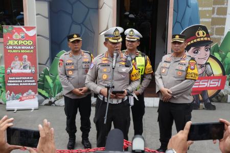 Polda Jatim  Siagakan 100 Personel Gab