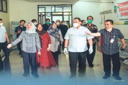 PJ GUBERNUR BANTEN TINJAU PELAYANA