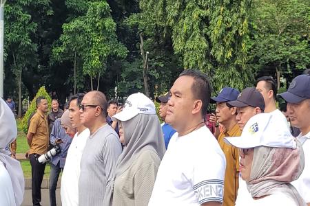 Sadewo dan Lintarti bersama Ratusan Ke