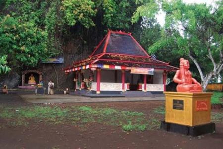 Penelusuran Wisata Religi Gunung Selok Dan Serandil cilacap