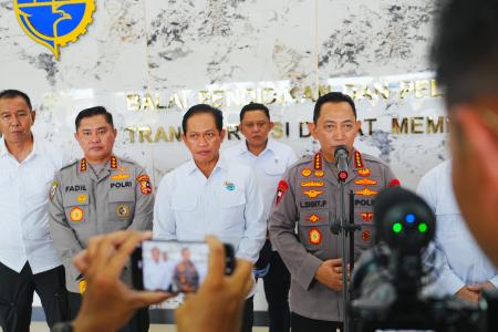 TINJAU PENANGANAN KARHUTLA KALBAR,