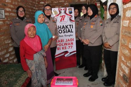 Polwan Polres Sumenep Gelar Bakti Sosial Sambut Hari Jadi Polwan RI ke