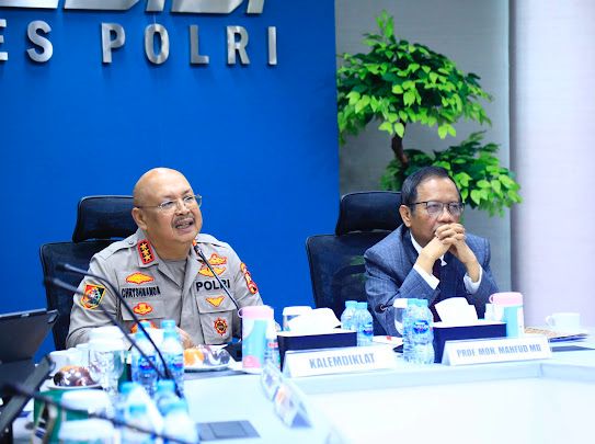 Polri Teguhkan Moral dan Profesionalisme Pasca Krisis, Gandeng Prof. Mahfud MD dan Komjen Chryshnand