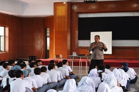 Peringati Hari Pahlawan Satbin