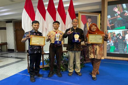 MENGINSPIRASI! GURU SMPN 1 MREBET,