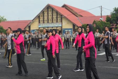 Healing Ala SPN Polda Jatim Senam Tabola Bale Strategi Jaga Kesehatan 